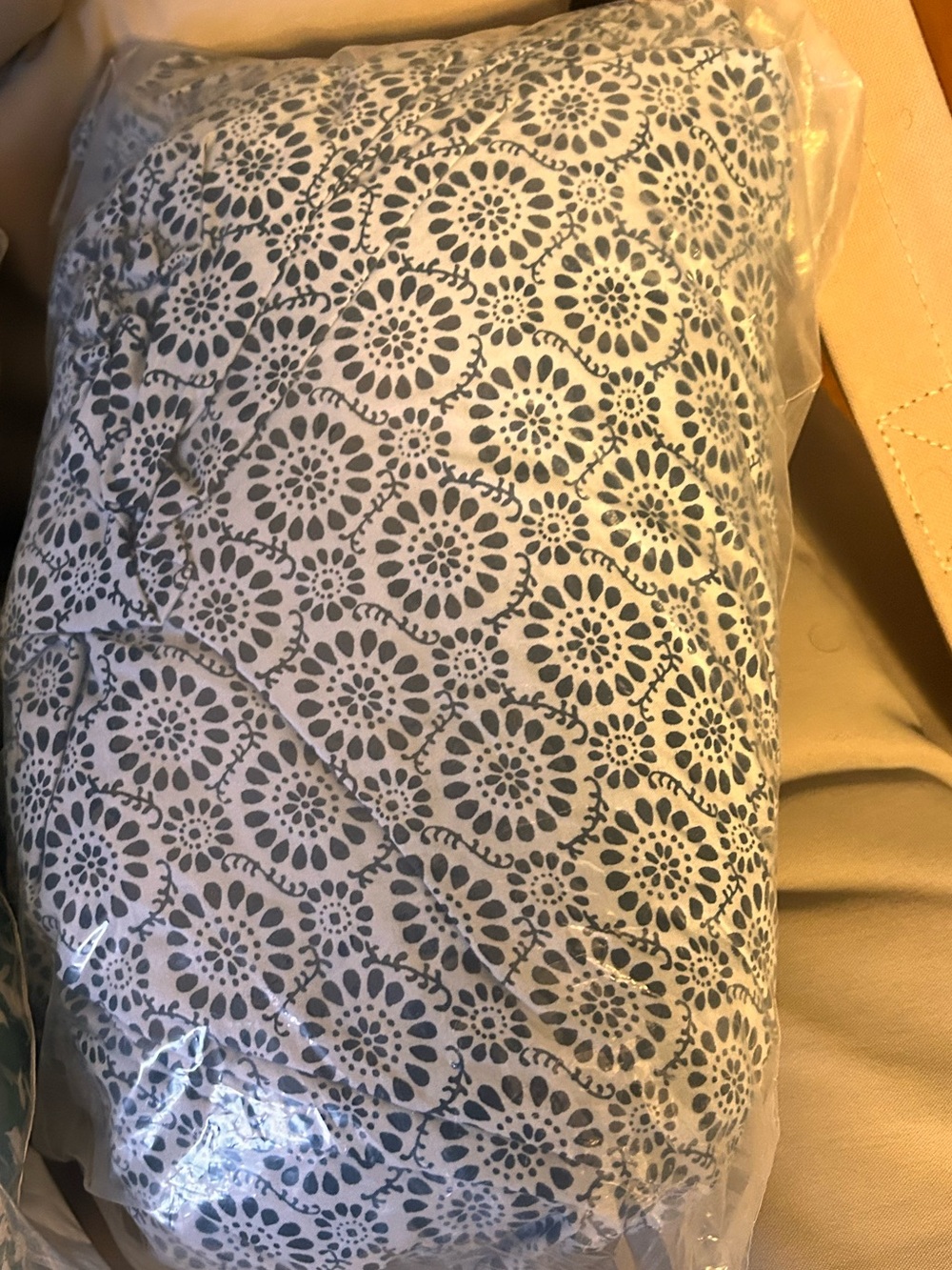 Double bedsheets - Picture 2 of 2